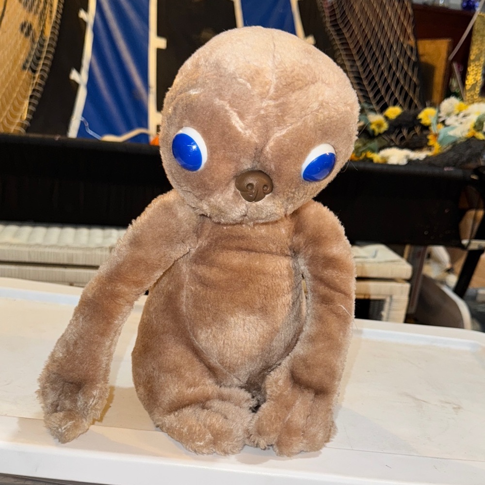 Vintage E.T  Brown Plush with Blue Eyes showtime